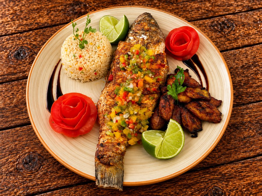 Thiof entier grillé, riz et alloco